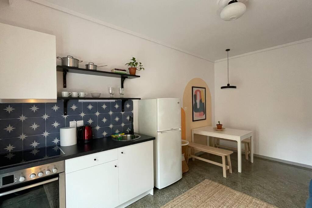 2 Mon-Keys Appartement Thessaloniki Buitenkant foto